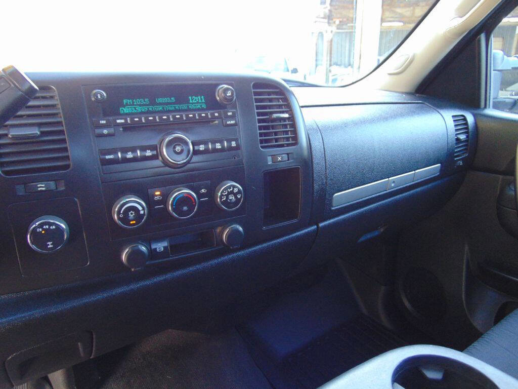 Used 2013 Chevrolet Silverado 3500 LT image 19