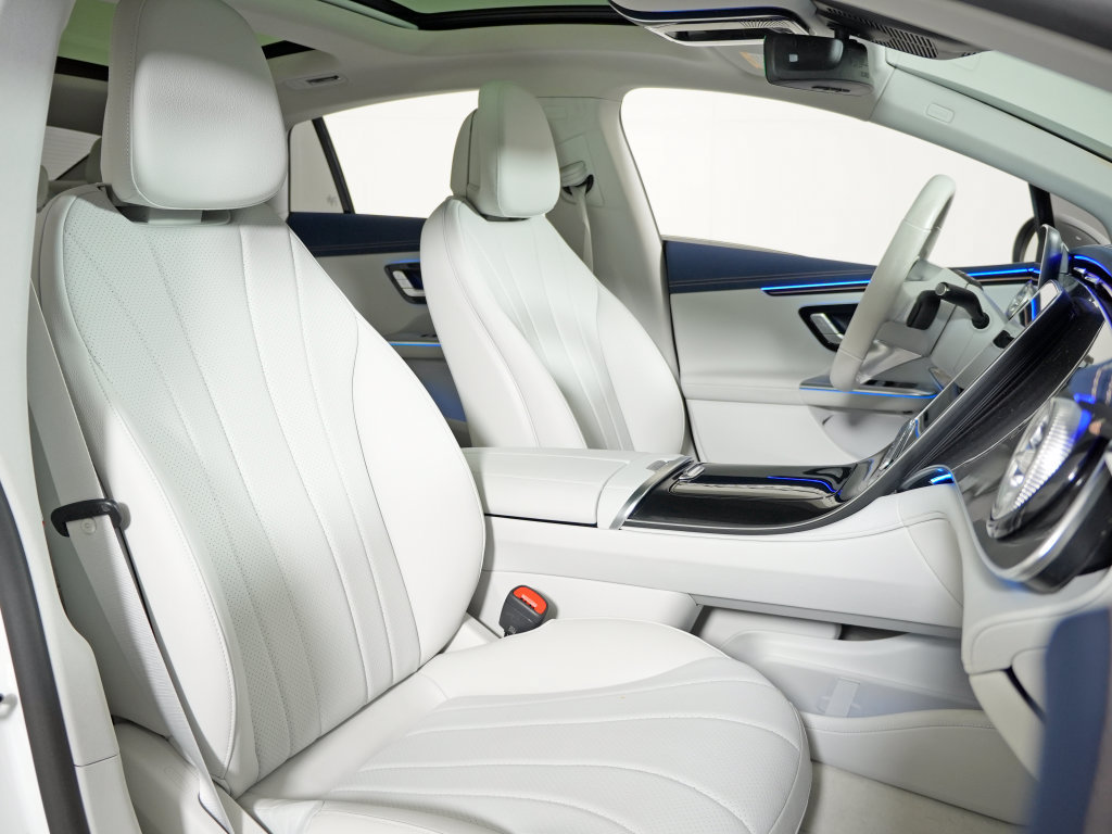 Certified 2023 Mercedes-Benz EQE 350+ 4MATIC Sedan w/ Exclusive Trim Package image 16