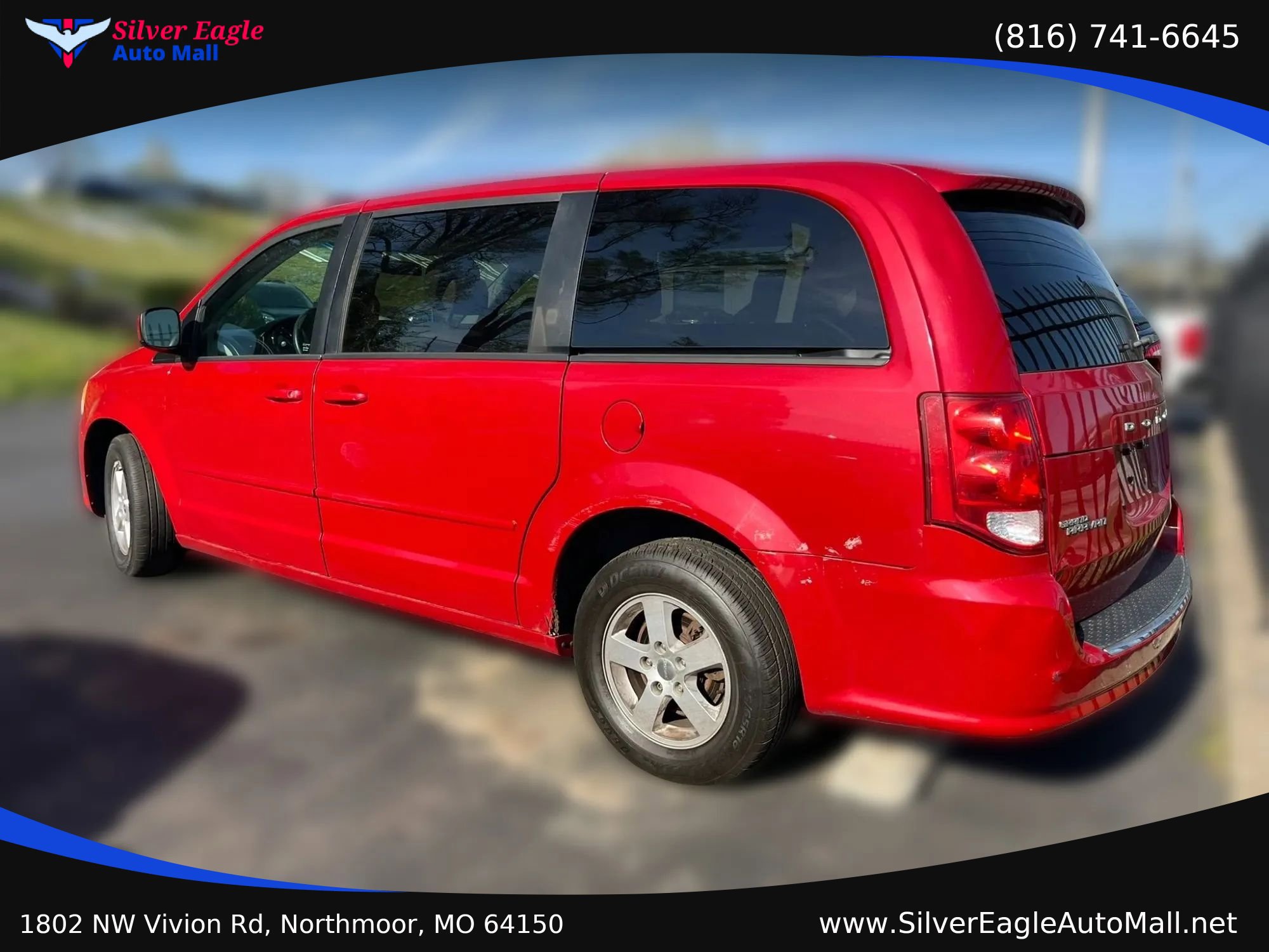Used 2013 Dodge Grand Caravan SXT FWD image 3