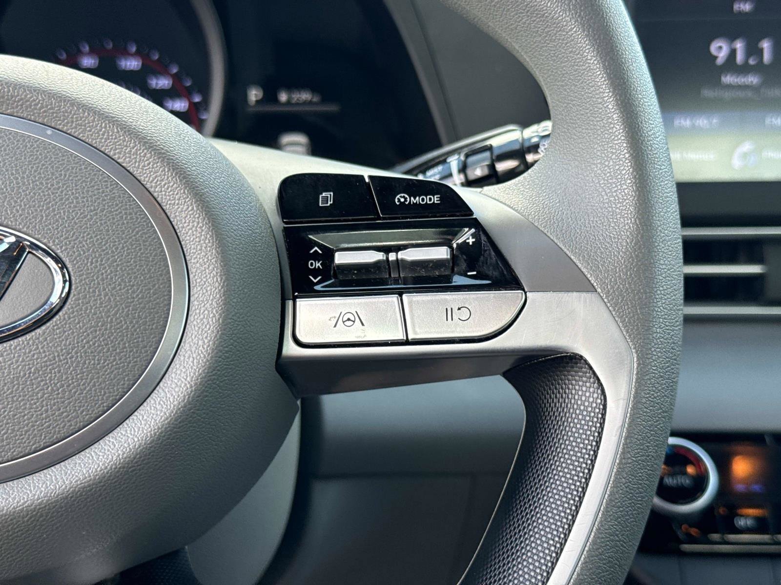 Used 2023 Hyundai Elantra SEL image 26