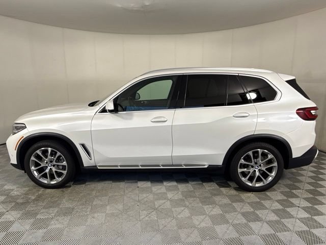 Used 2023 BMW X5 sDrive40i w/ Premium Package RWD image 3
