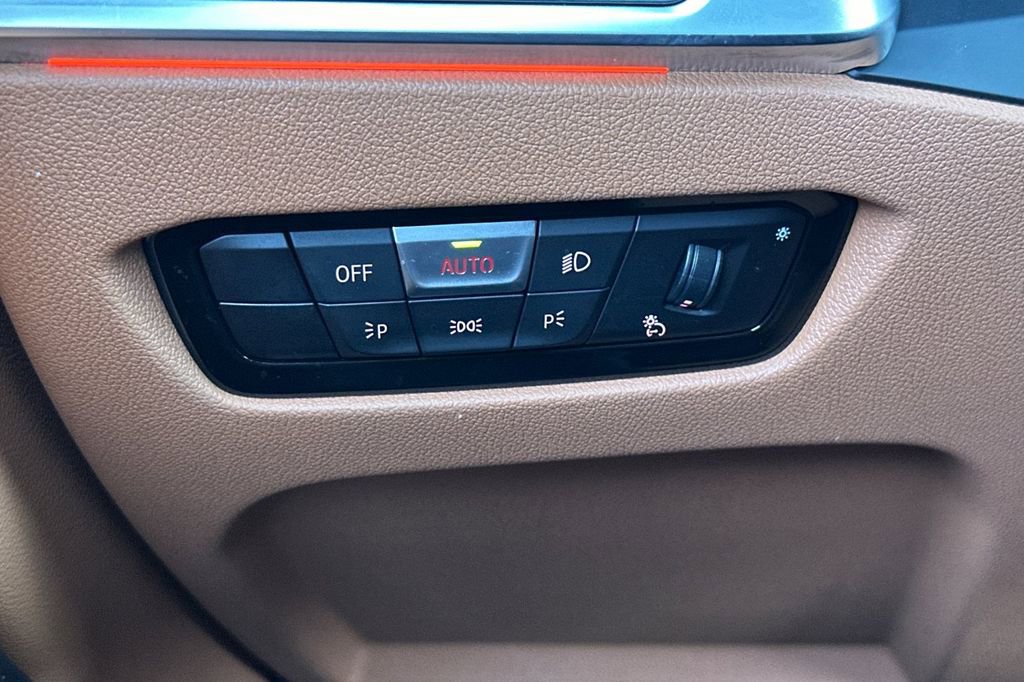 Used 2023 BMW 430i Coupe w/ Premium Package image 30