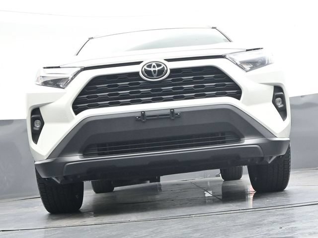Used 2022 Toyota RAV4 XLE Premium AWD/4WD image 38