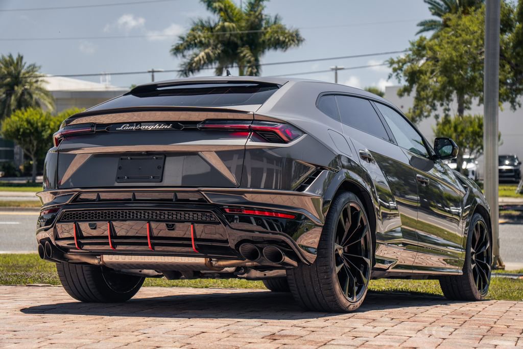 Used 2023 Lamborghini Urus S AWD/4WD image 5