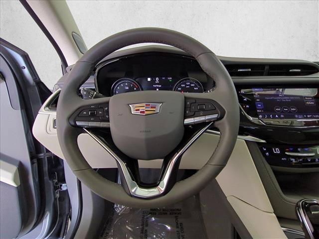 Used 2025 Cadillac XT6 Premium Luxury w/ Technology Package FWD image 30