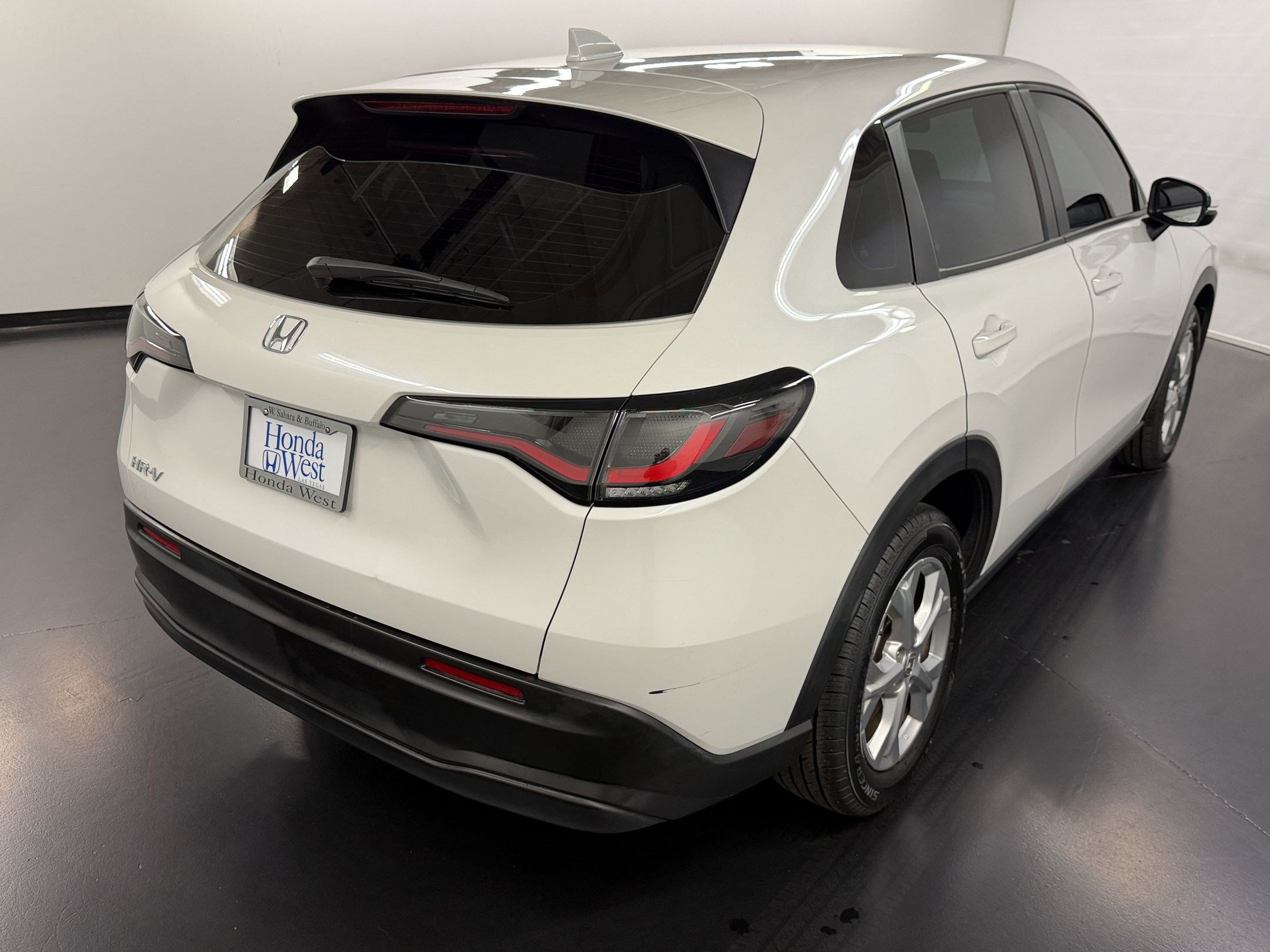 Certified 2024 Honda HR-V LX image 9