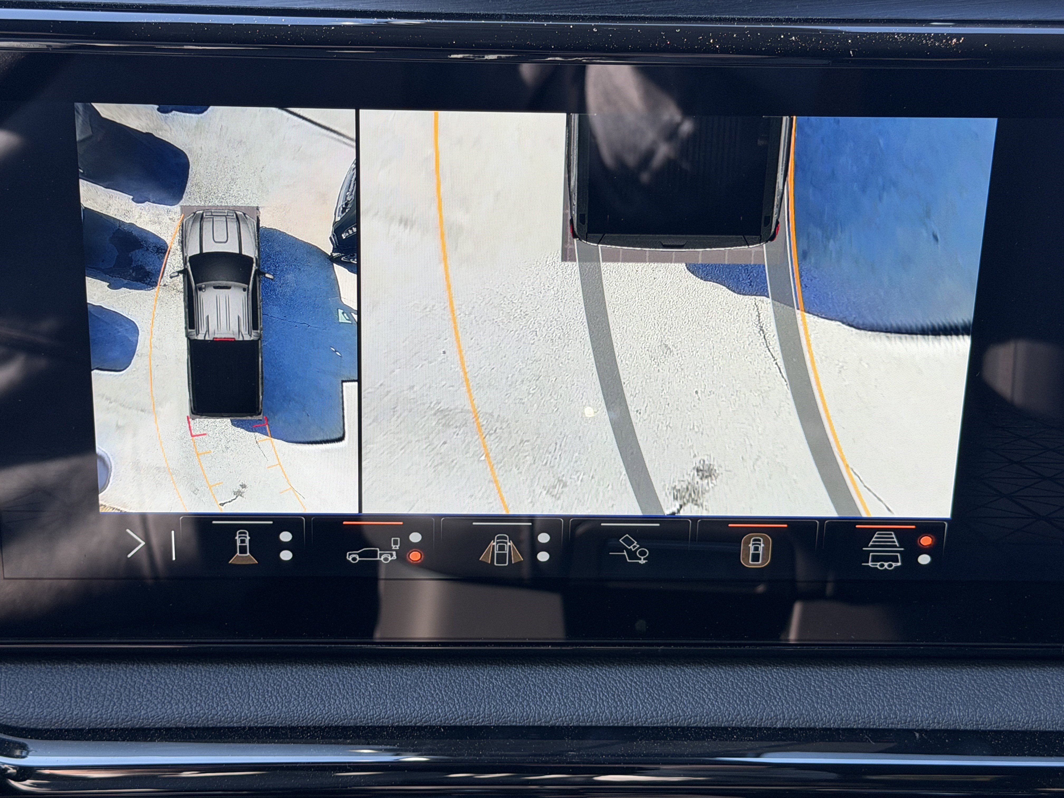 New 2026 GMC Sierra 2500 AT4 w/ Technology Package image 37