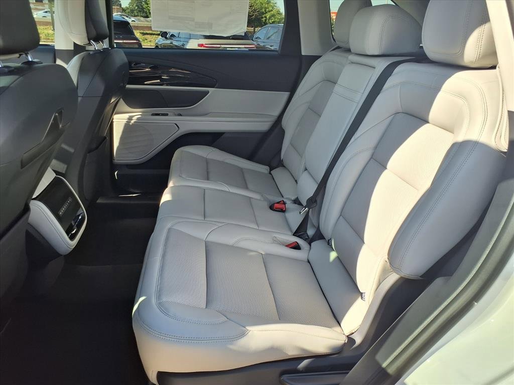 New 2026 Lincoln Nautilus Premier image 12