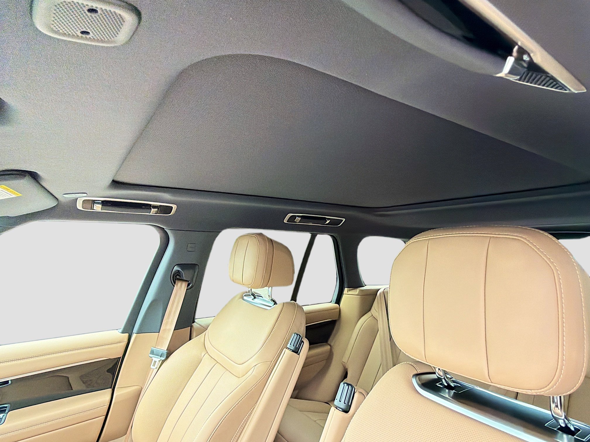 New 2026 Land Rover Range Rover SE image 27