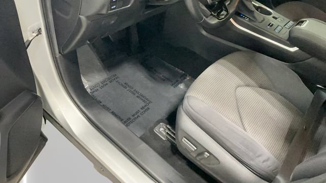 Used 2020 Toyota Highlander LE AWD/4WD image 28