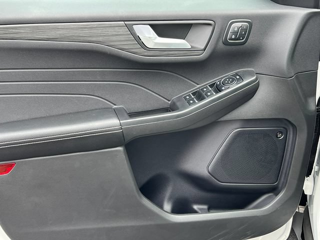 New 2024 Ford Escape SE w/ PHEV Premium Package FWD image 14