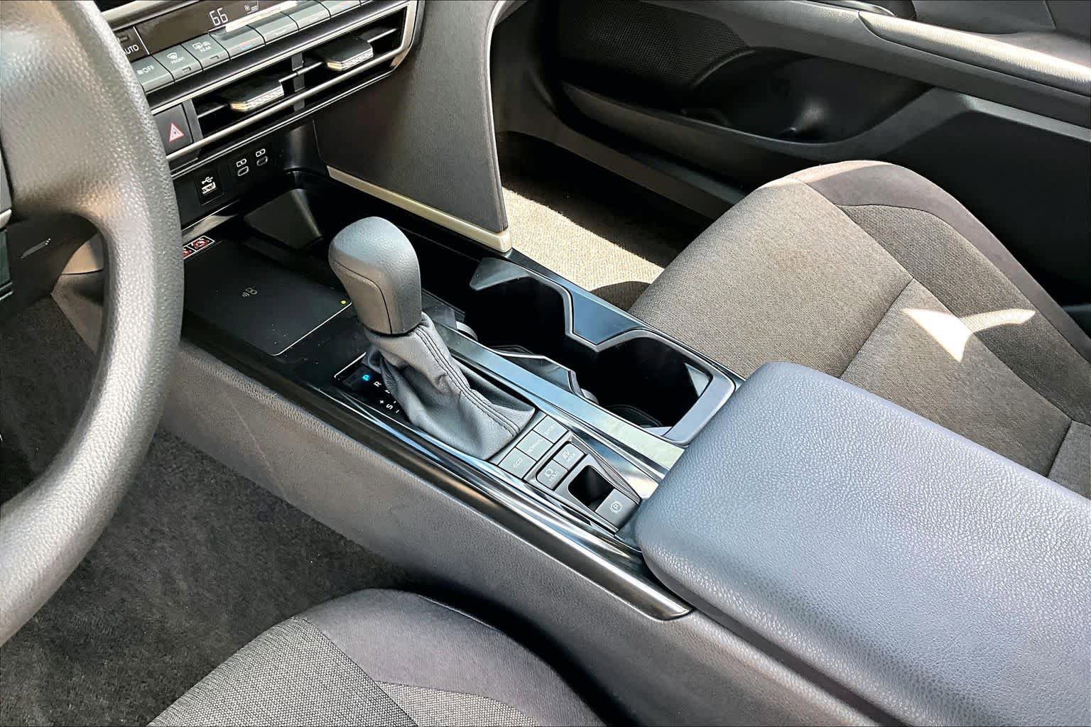 Used 2025 Toyota Camry LE FWD image 17