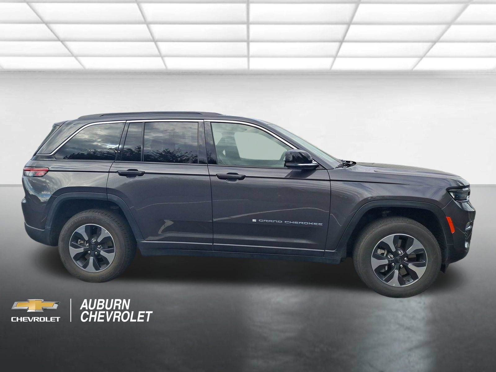 Used 2024 Jeep Grand Cherokee Limited 4xe AWD/4WD image 2