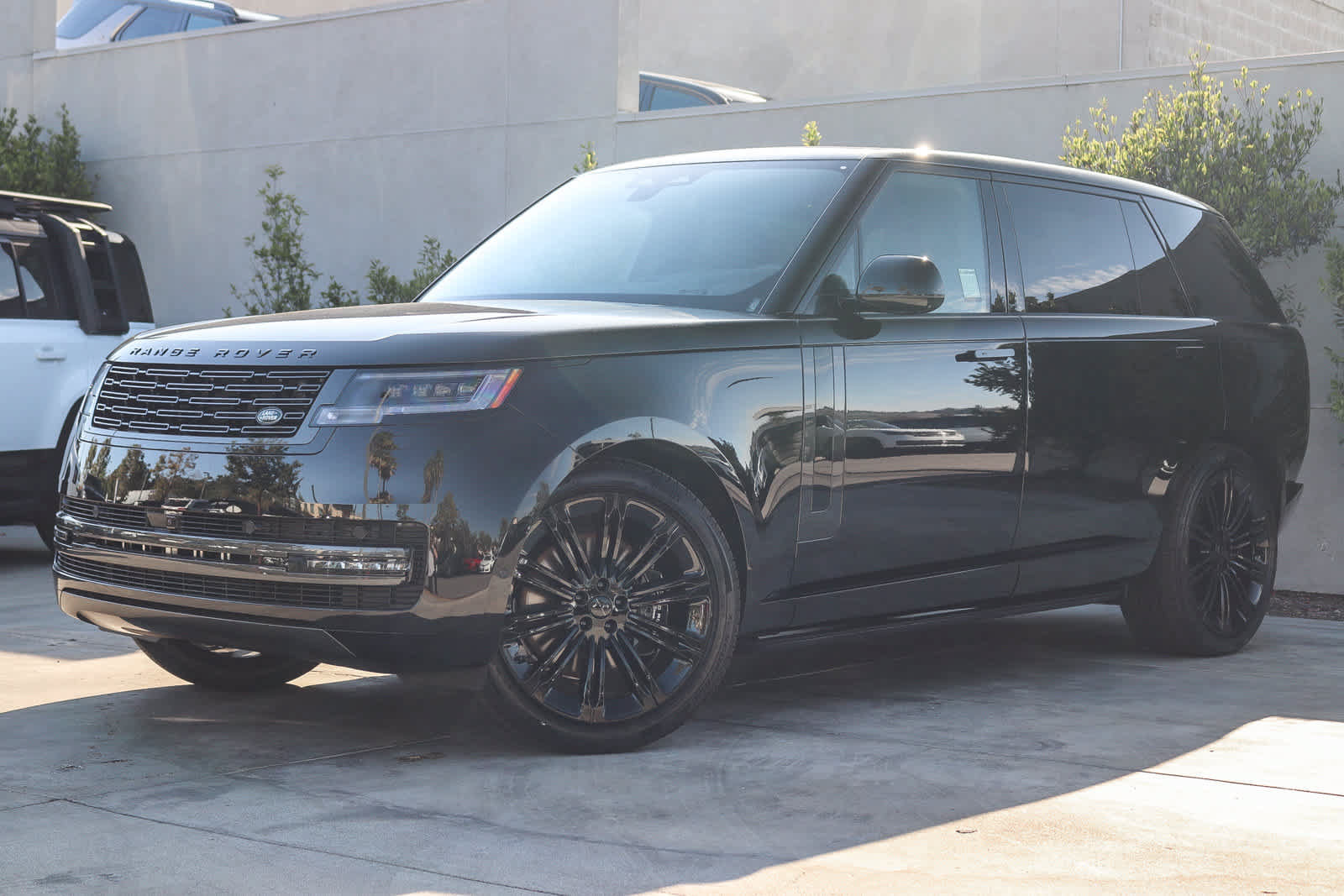New 2026 Land Rover Range Rover Long Wheelbase SE
