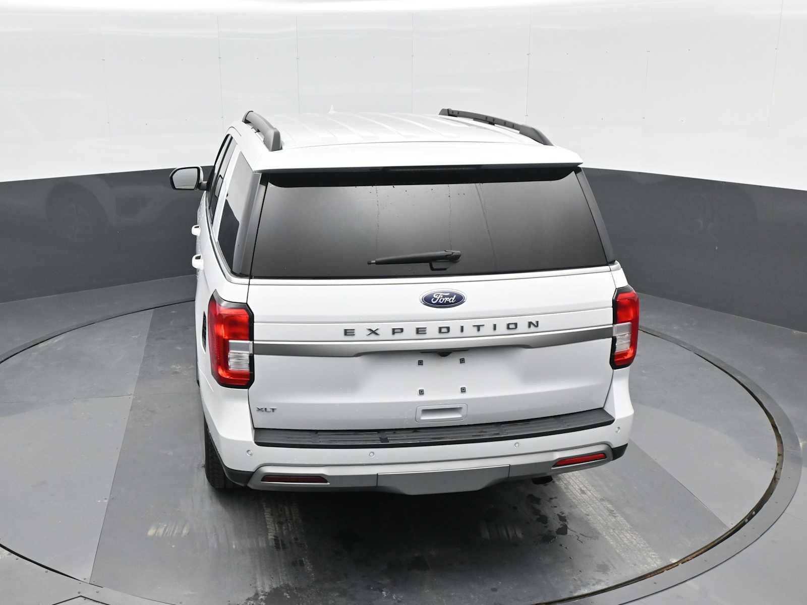 Used 2024 Ford Expedition XLT image 26