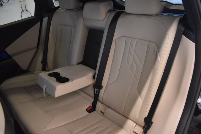 Used 2025 BMW X3 xDrive30i AWD/4WD image 7