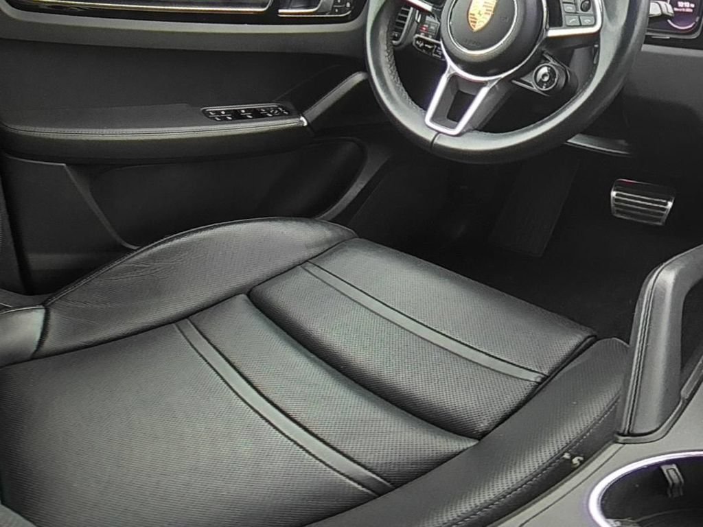 Used 2023 Porsche Cayenne GTS AWD/4WD image 26