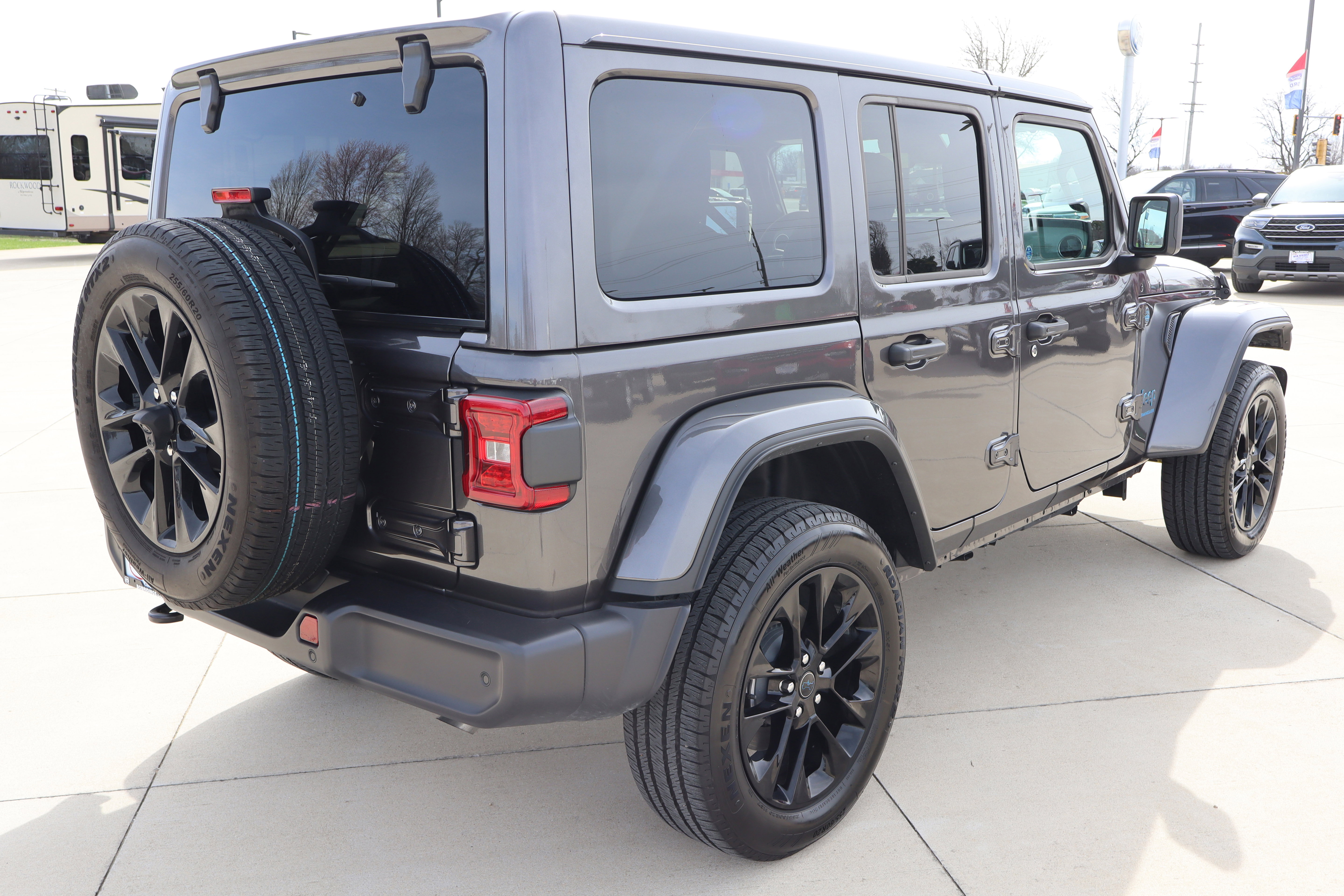 Used 2025 Jeep Wrangler Sahara w/ Safety Group image 6