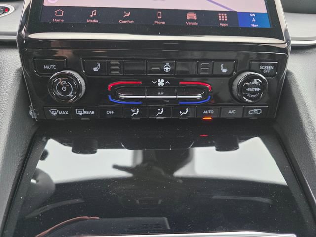 Used 2025 Jeep Grand Cherokee L Limited w/ Black Appearance Package image 19