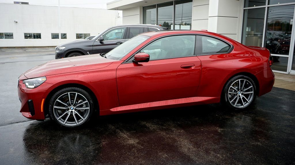 Used 2025 BMW 230i xDrive Coupe w/ Convenience Package image 2