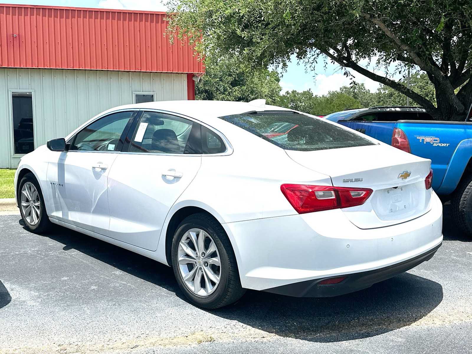 Used 2025 Chevrolet Malibu LT FWD image 6
