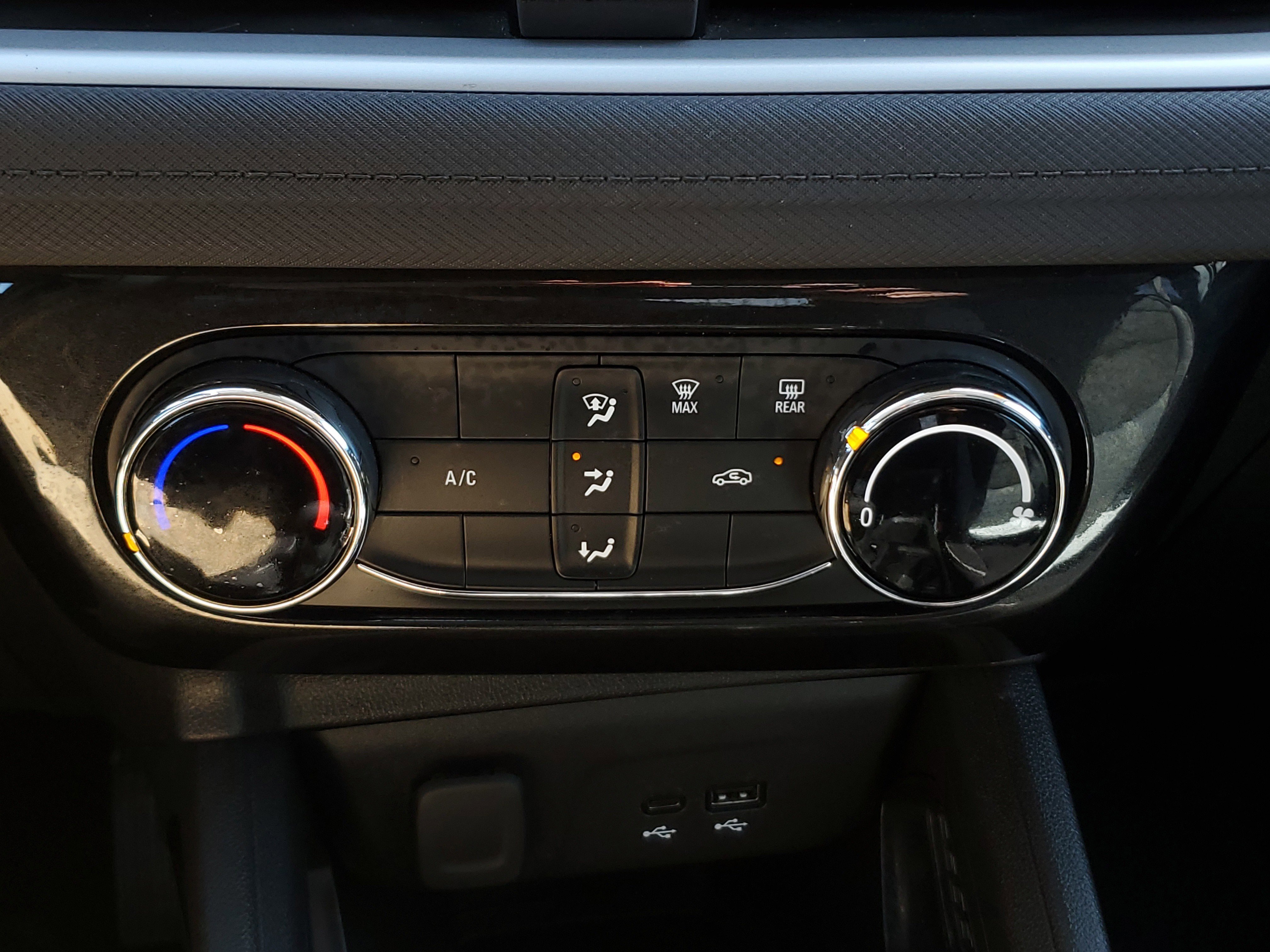 Used 2025 Chevrolet TrailBlazer LT FWD image 25