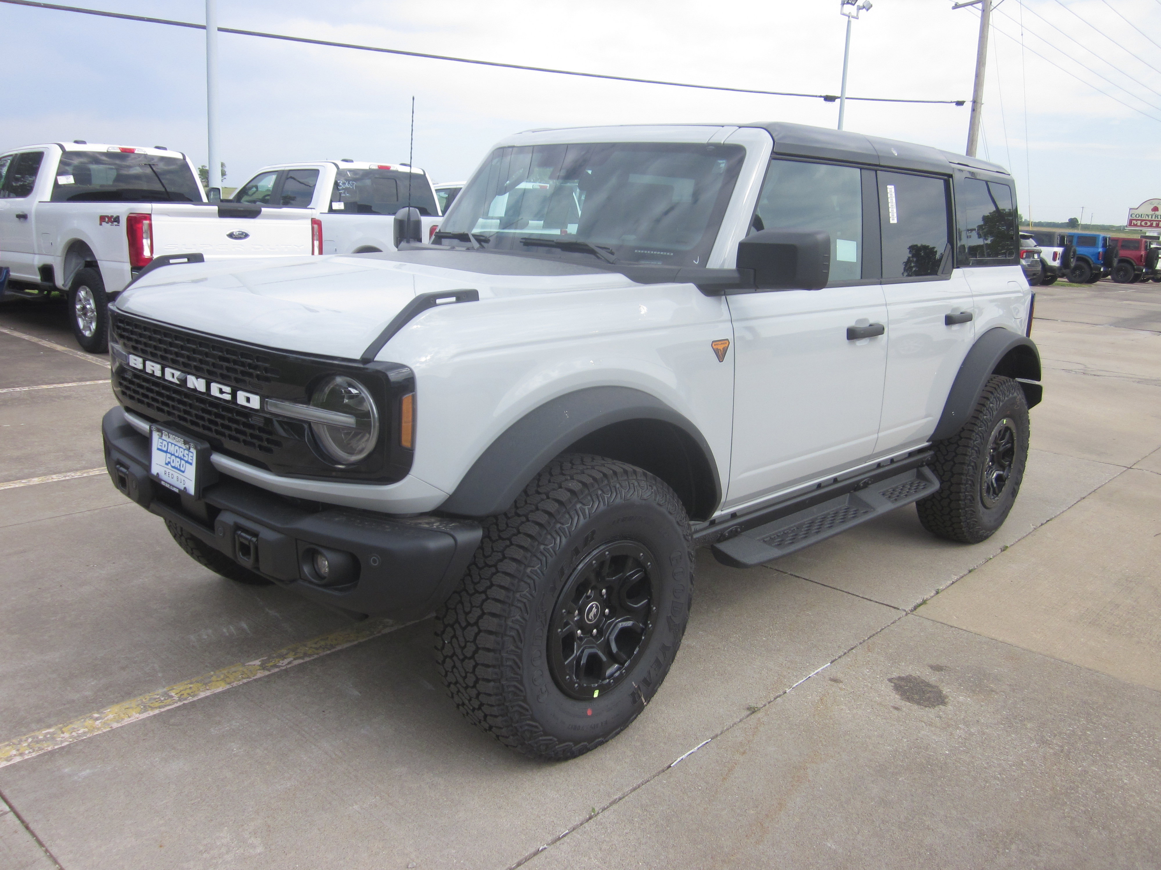 New 2026 Ford Bronco Badlands AWD/4WD image 3
