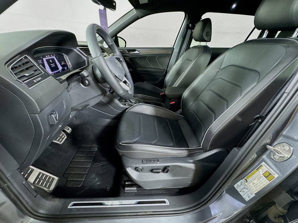 Used 2022 Volkswagen Tiguan SEL R-Line image 24