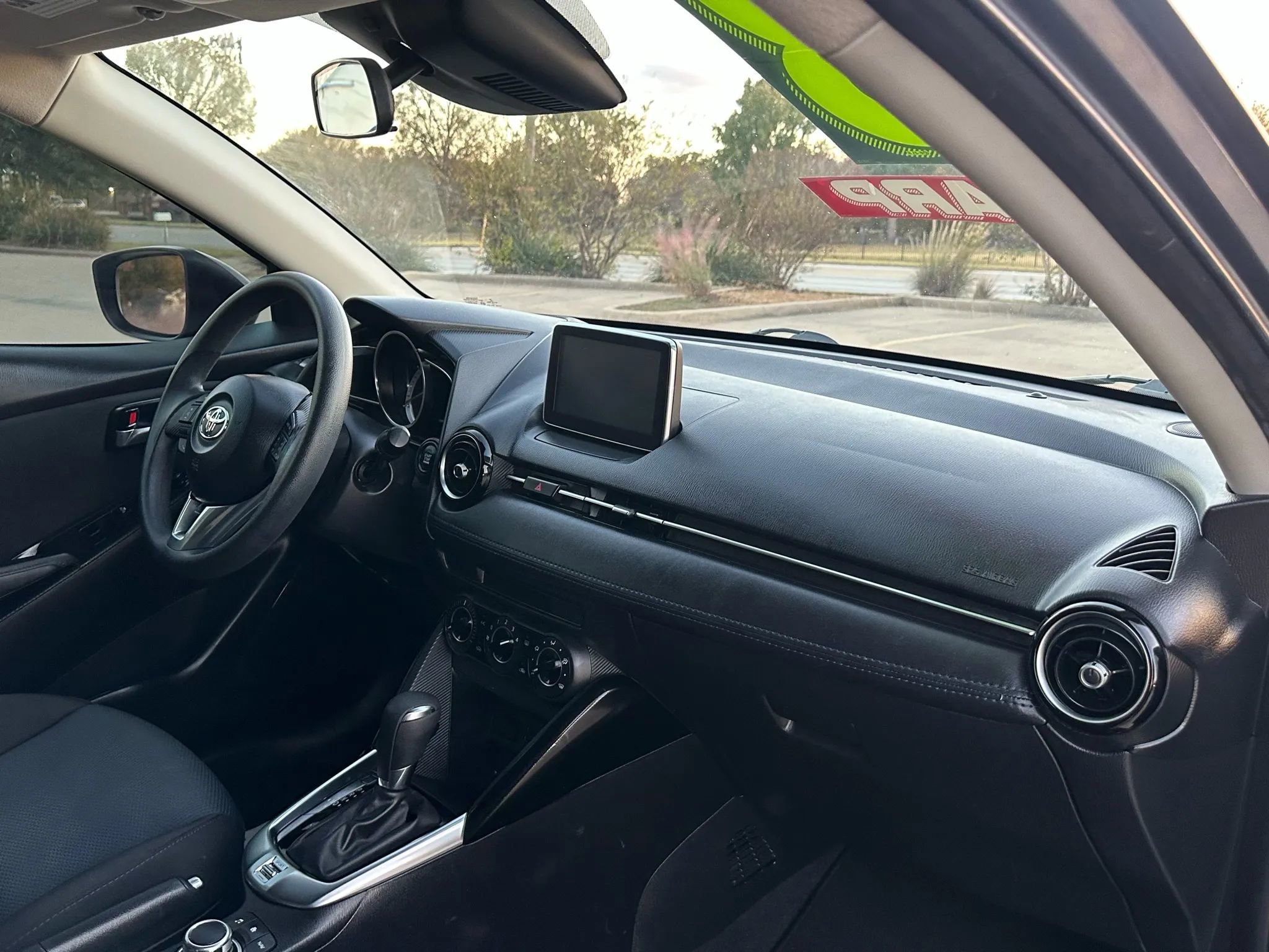 Used 2018 Toyota Yaris iA image 13