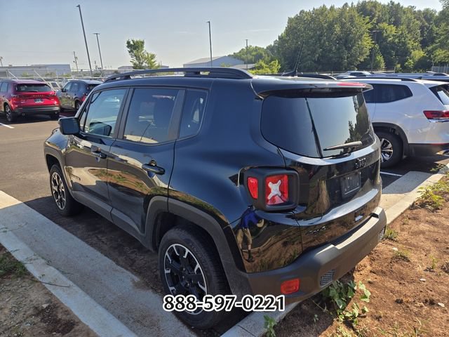 Used 2023 Jeep Renegade Latitude AWD/4WD image 4