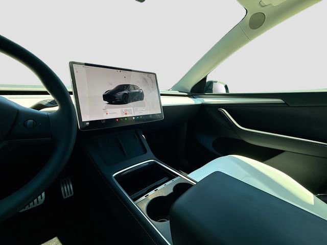 Used 2024 Tesla Model Y Performance AWD/4WD image 26