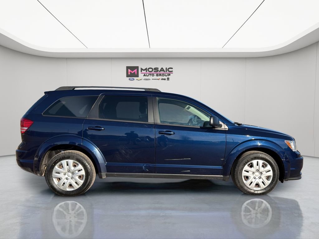 Used 2020 Dodge Journey SE w/ SE Popular Equipment Group image 9
