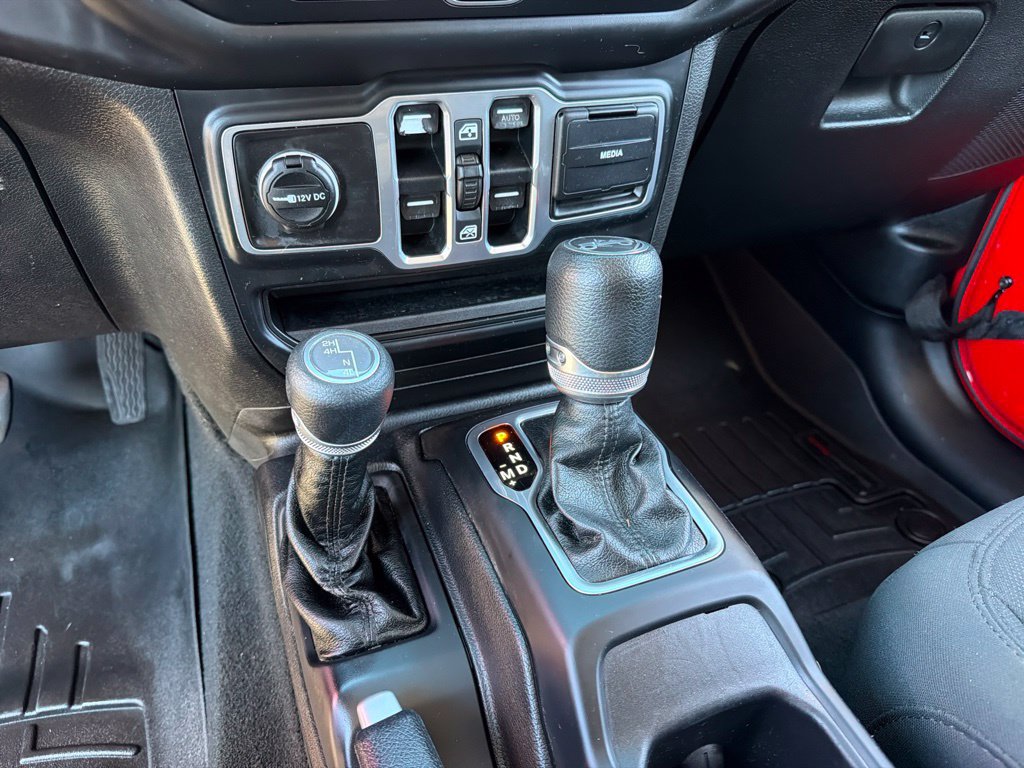 Used 2018 Jeep Wrangler Unlimited Sport S AWD/4WD image 14
