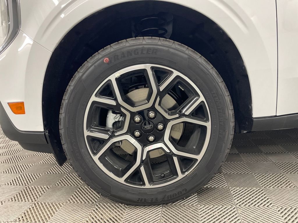 New 2025 Ford Maverick Lariat w/ 4K Tow Package image 11