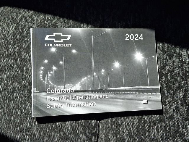 Used 2024 Chevrolet Colorado Z71 w/ Z71 Convenience Package 2 image 27