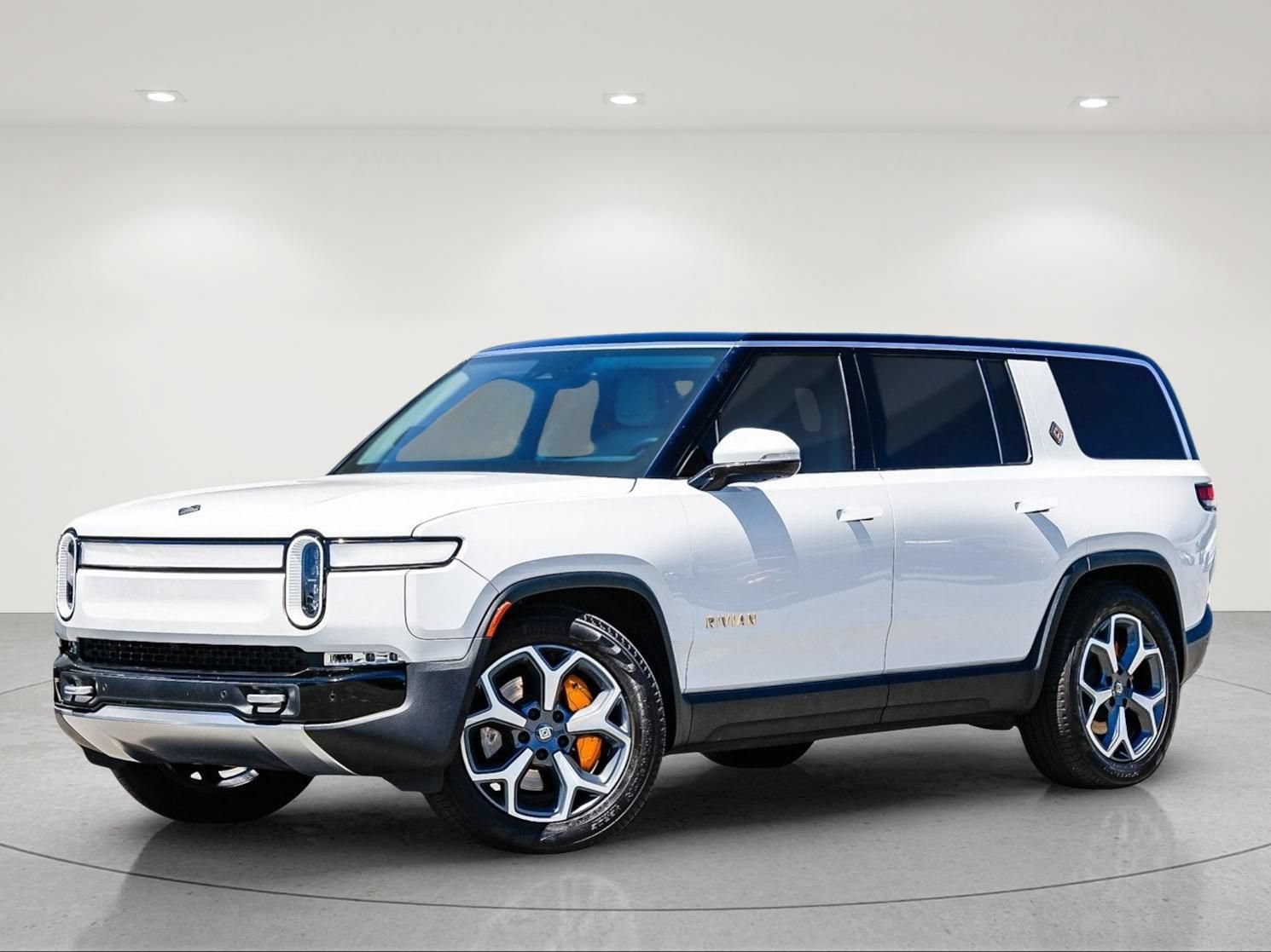 Used 2024 Rivian R1S Adventure AWD/4WD image 2