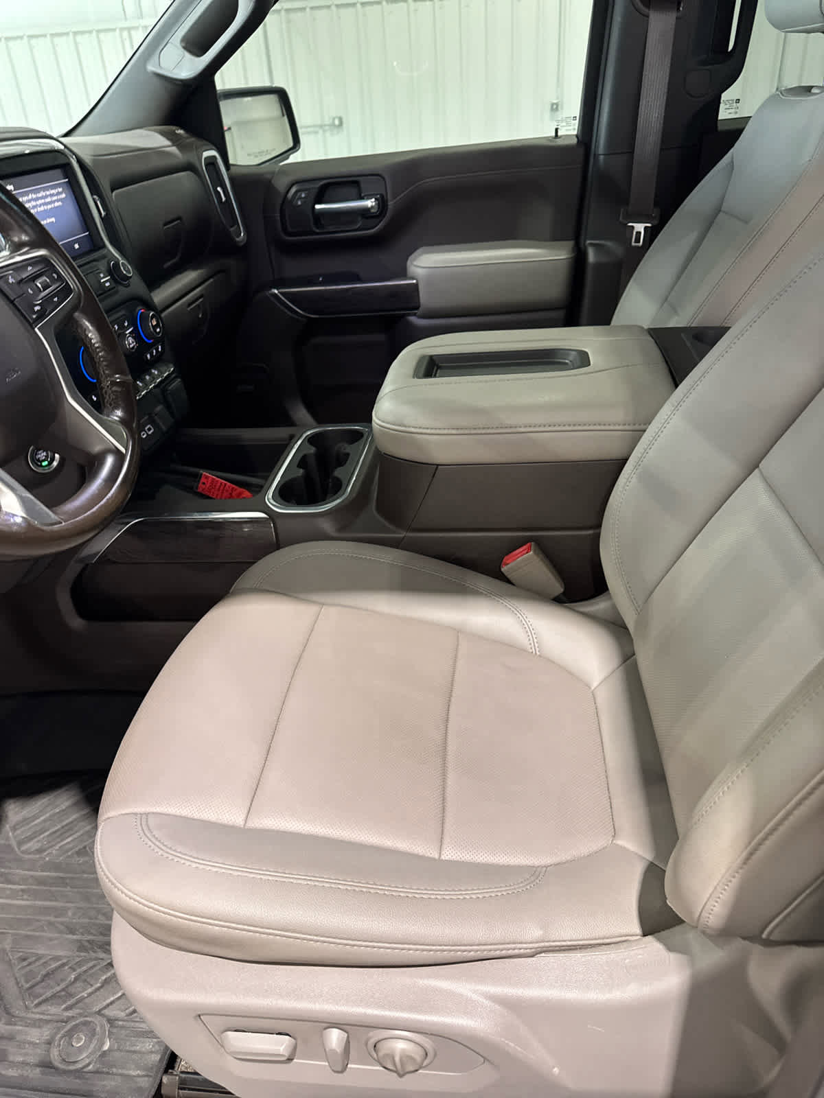 Used 2022 Chevrolet Silverado 1500 LTZ w/ LTZ Premium Package image 12