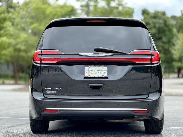 Used 2021 Chrysler Pacifica Touring-L image 8