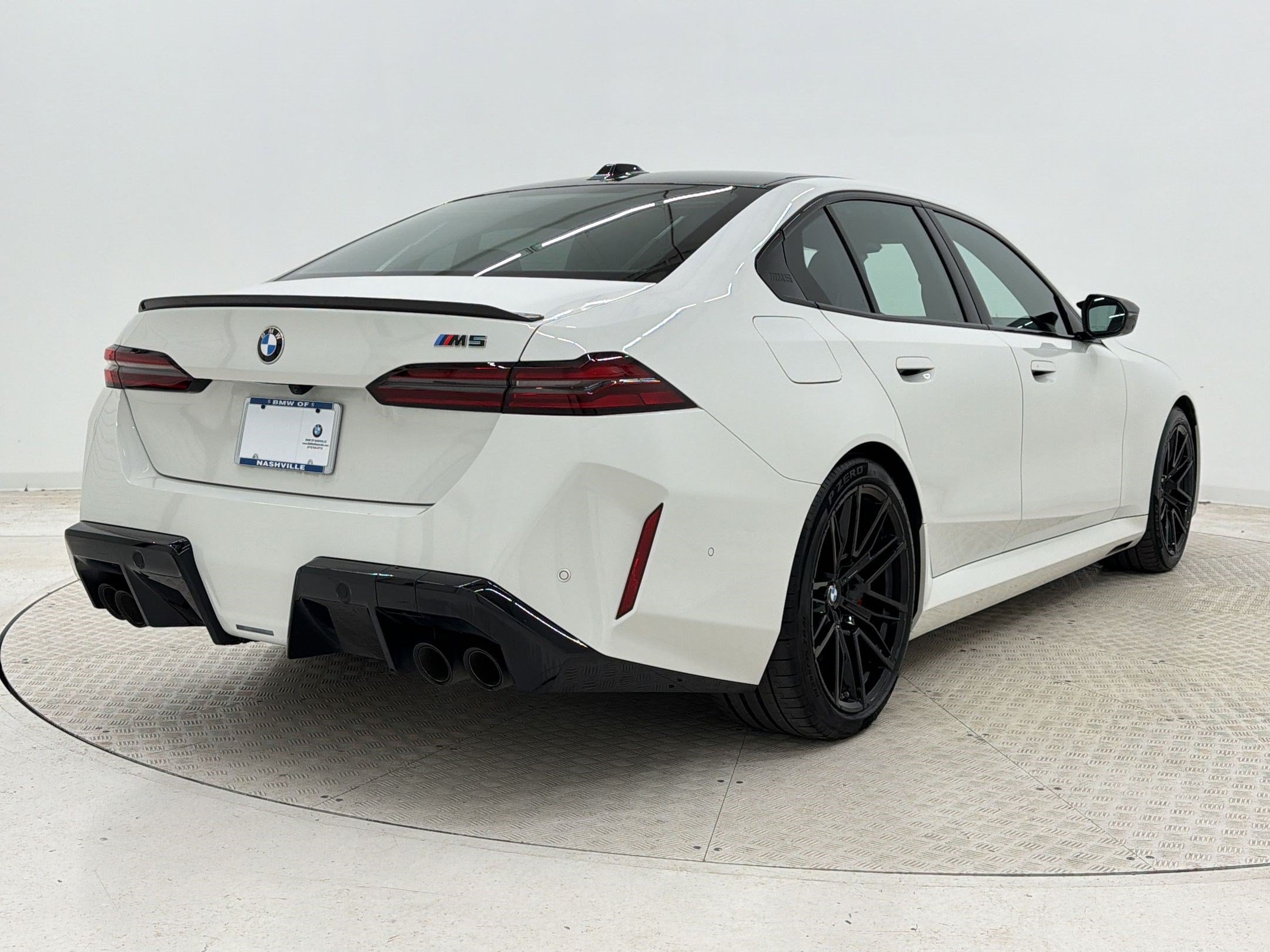 Used 2025 BMW M5 w/ Carbon Package AWD/4WD image 9