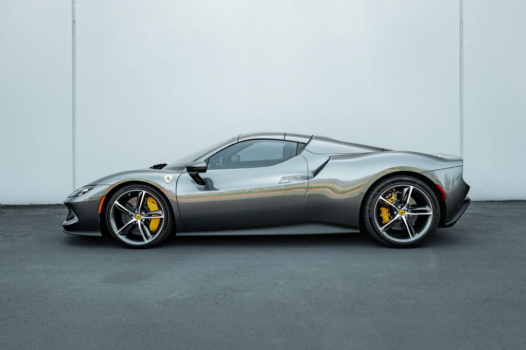Used 2023 Ferrari 296 GTS RWD image 18