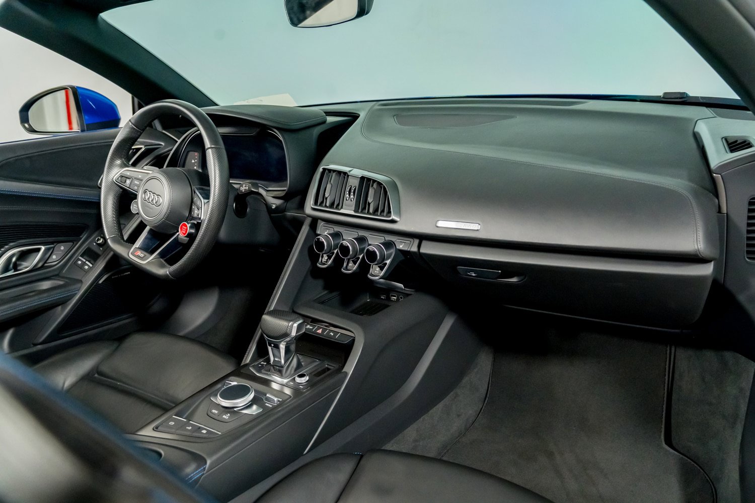 Used 2021 Audi R8 V10 w/ Premium Package RWD image 39