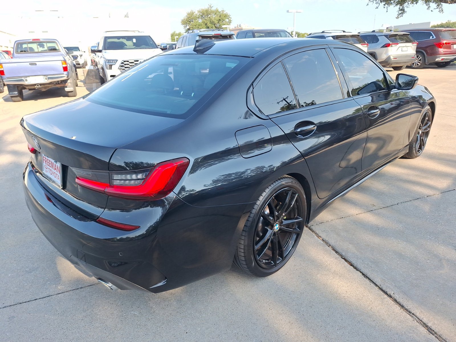 Used 2020 BMW 330i Sedan w/ M Sport Package RWD image 6