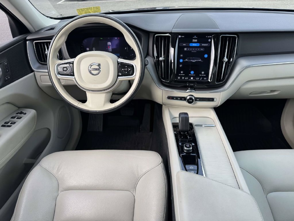 Certified 2024 Volvo XC60 B5 Core w/ Protection Package Premier AWD/4WD image 11