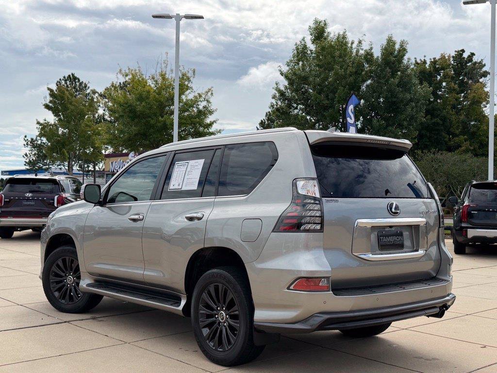 Used 2023 Lexus GX 460 Premium w/ Accessory Package AWD/4WD image 6