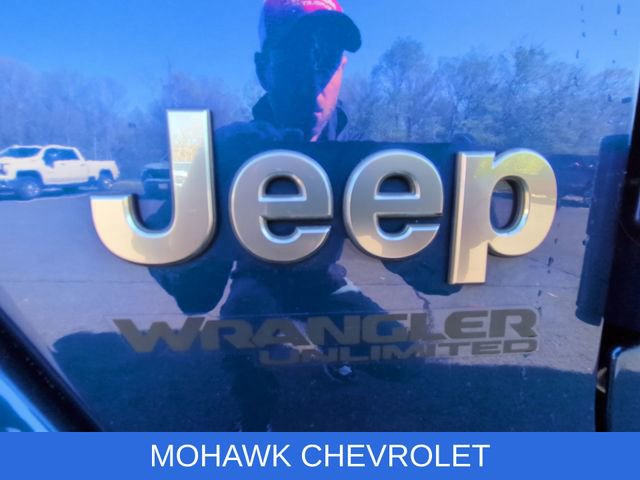 Used 2018 Jeep Wrangler Unlimited Sahara AWD/4WD image 31
