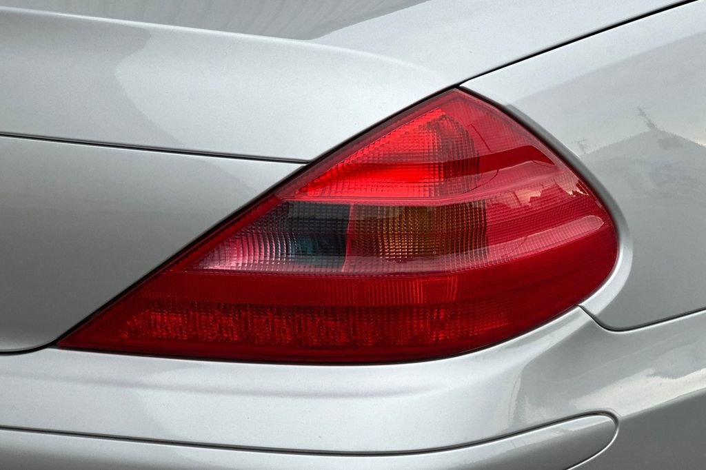 Used 2005 Mercedes-Benz SL 500 SL 500 image 26