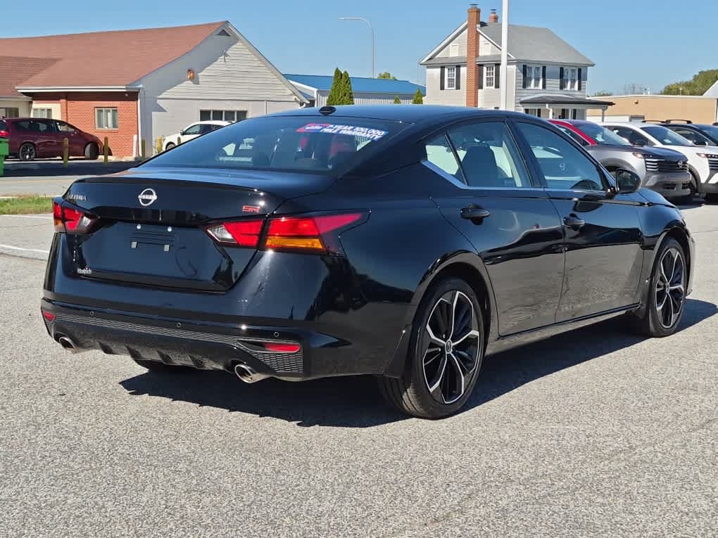 Used 2025 Nissan Altima 2.5 SR FWD image 3