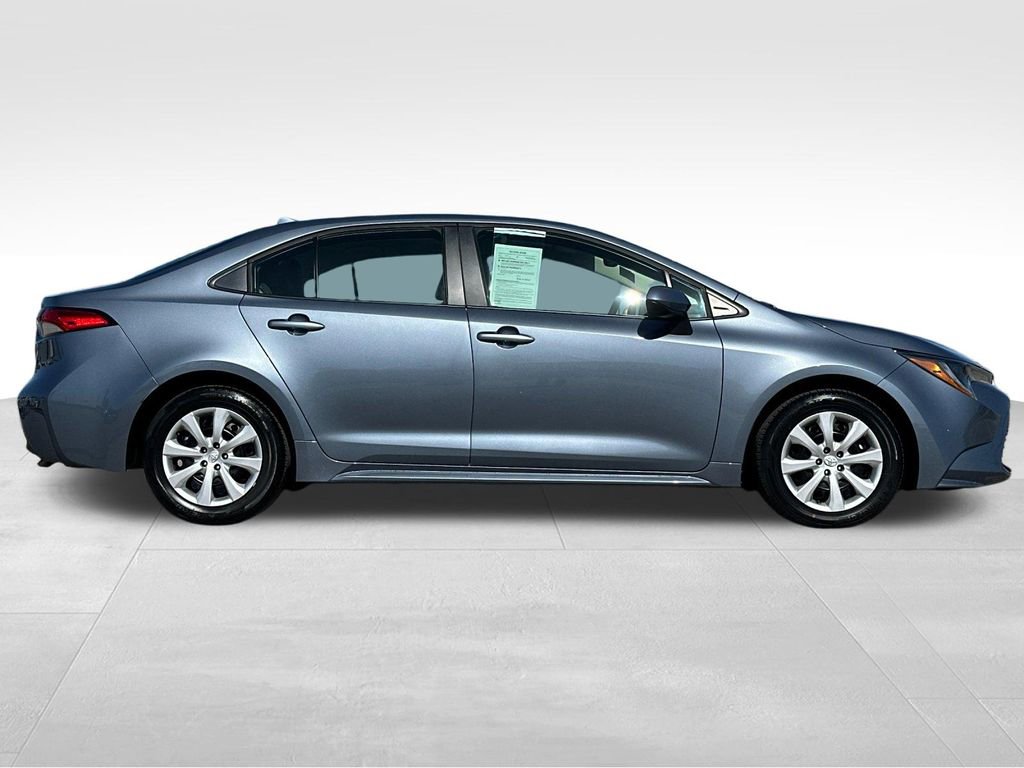 Used 2025 Toyota Corolla LE image 6