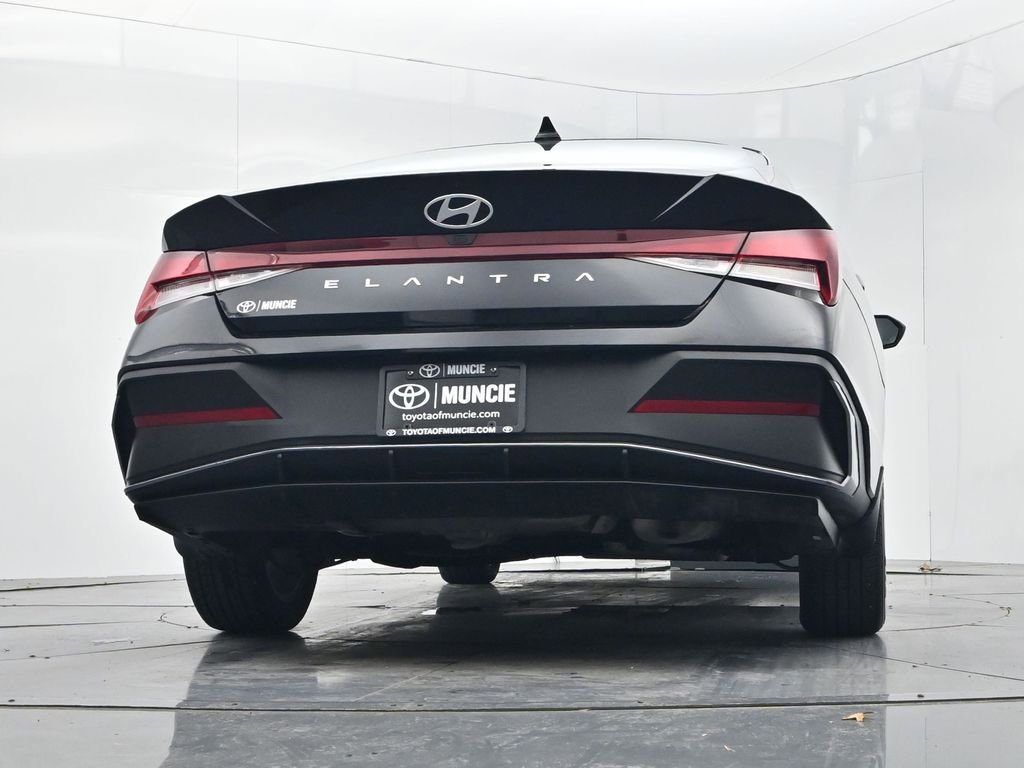 Used 2024 Hyundai Elantra SEL image 43