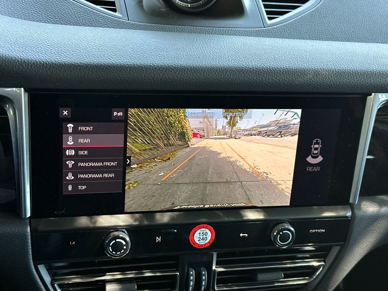 Certified 2025 Porsche Macan AWD/4WD image 23